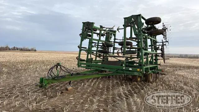 John Deere 685