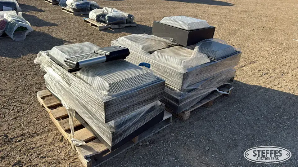 (15) Light fixtures Farm Support Item