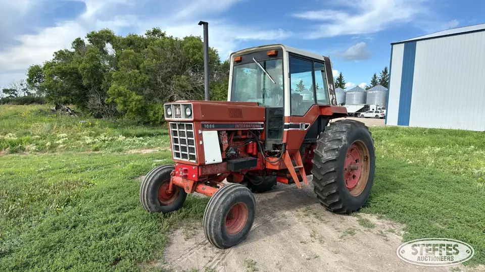 1978 International 1086 2WD Tractor
