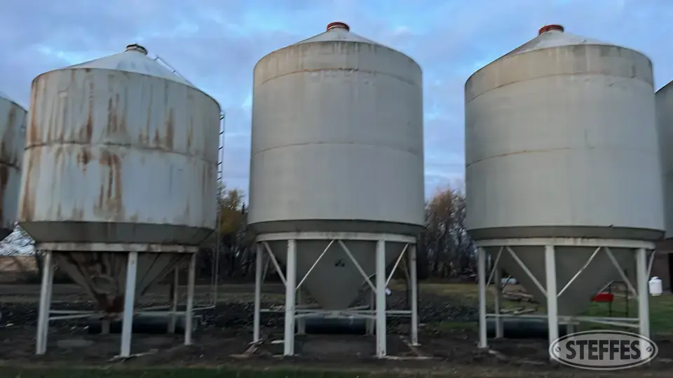 Friesen 1412 Hopper Bin