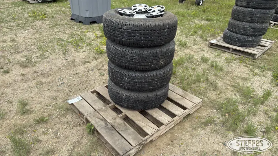 (4) Goodyear Wrangler ST P265/70R17 tires Passenger-Light Truck Tire