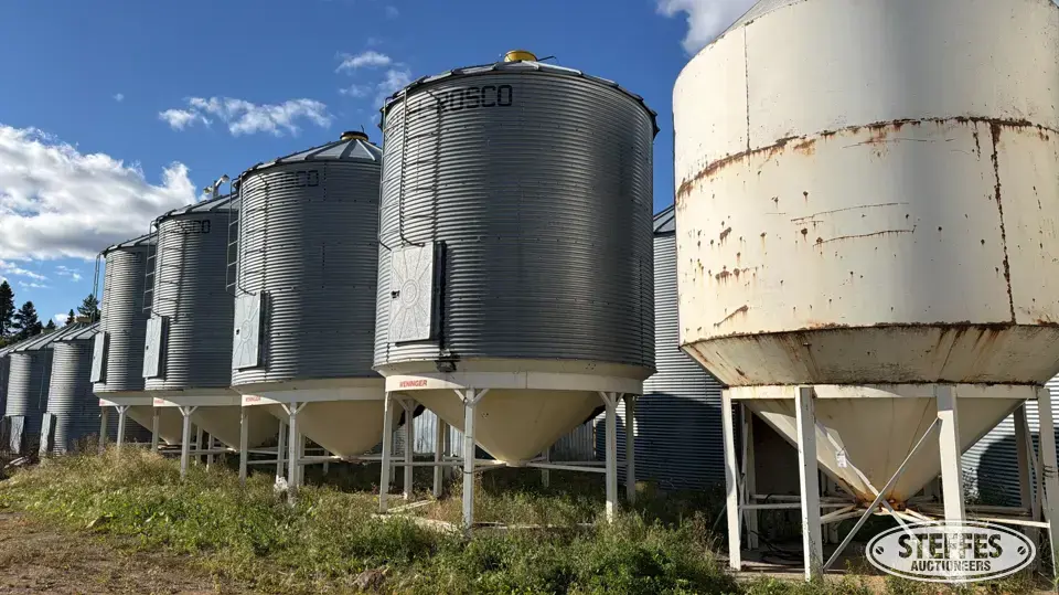 Westeel-Rosco hopper bin