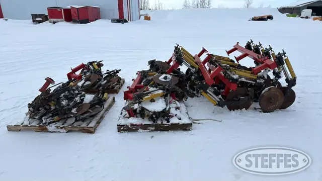 (38) Bourgault MRB II row units