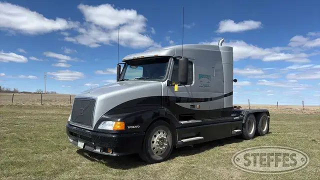 1998 Volvo VNL64T