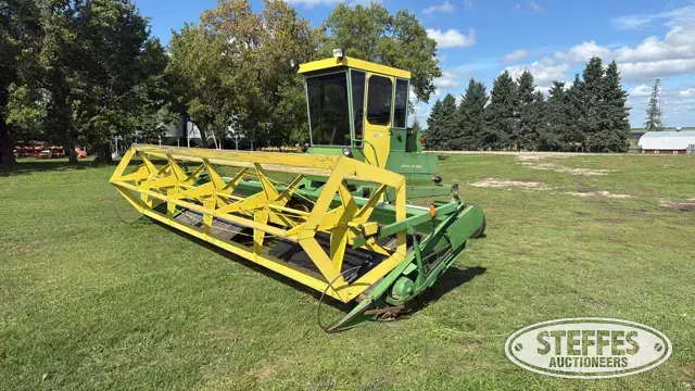 1977 John Deere 800