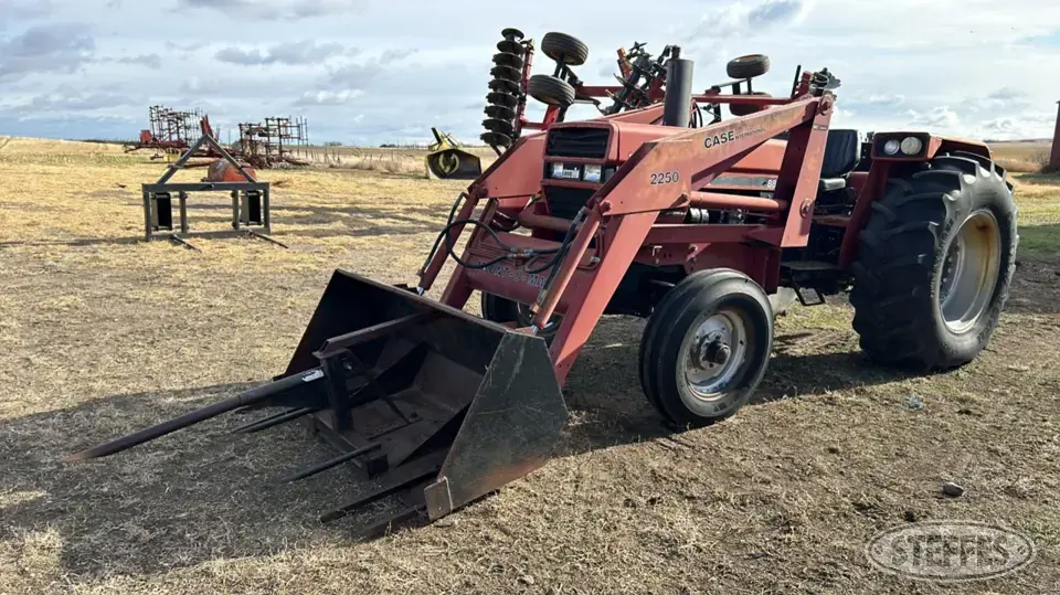 1987 Case IH 885 2WD Tractor