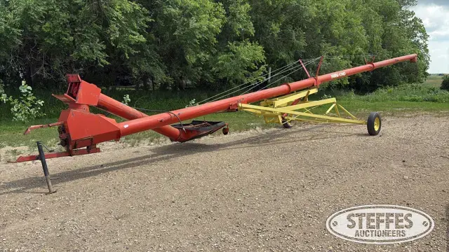 Buhler Farm King 1060
