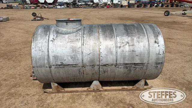 Westeel 500 gal. water tank