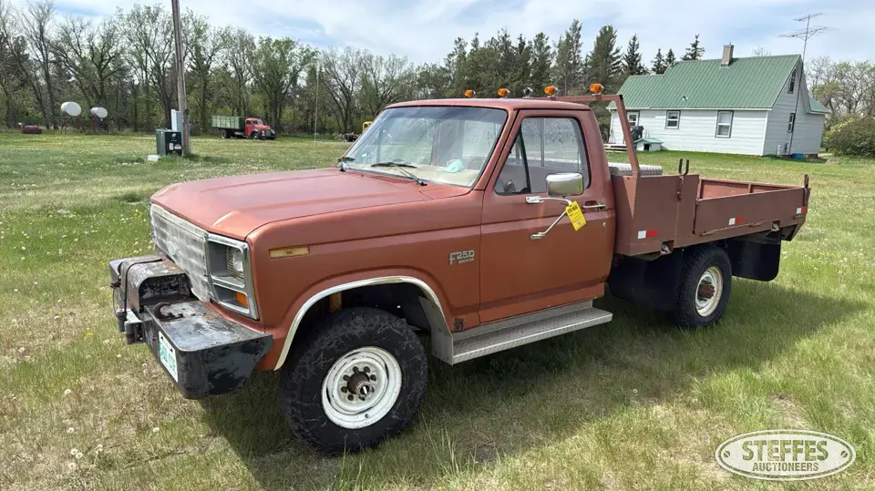 1985 Ford F-250 Flatbed Truck