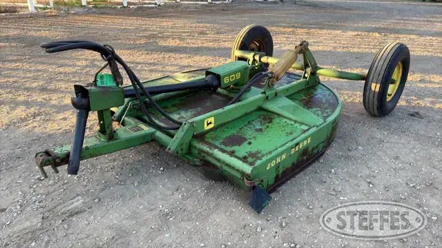 John Deere 609