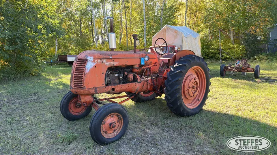 1950 CO-OP E4 2WD Tractor