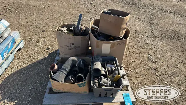 Assorted plastic fitting