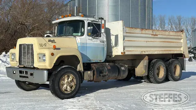 Steffes Group | 1989 Mack R688ST