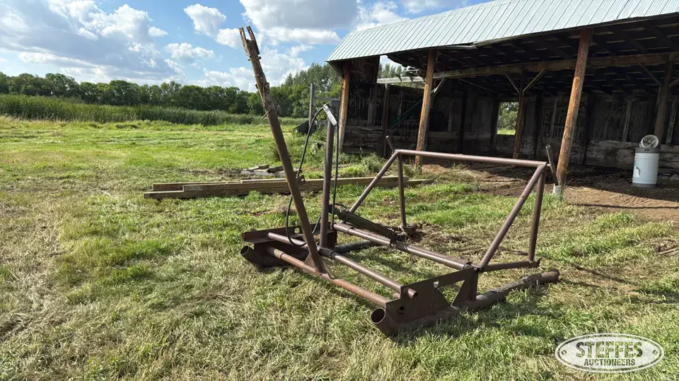 Shop-built bale unroller Bale Handling