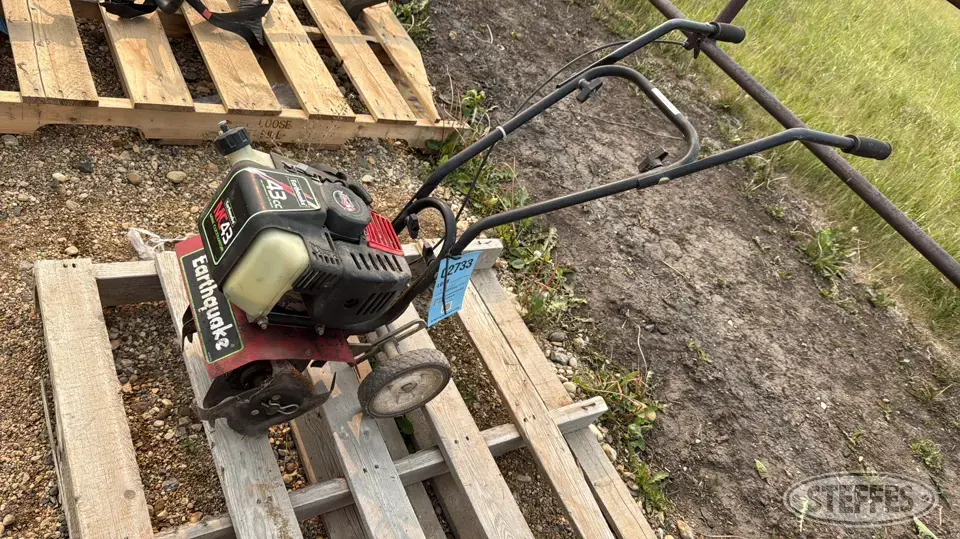 Earthquake MC43 Rotary Tiller
