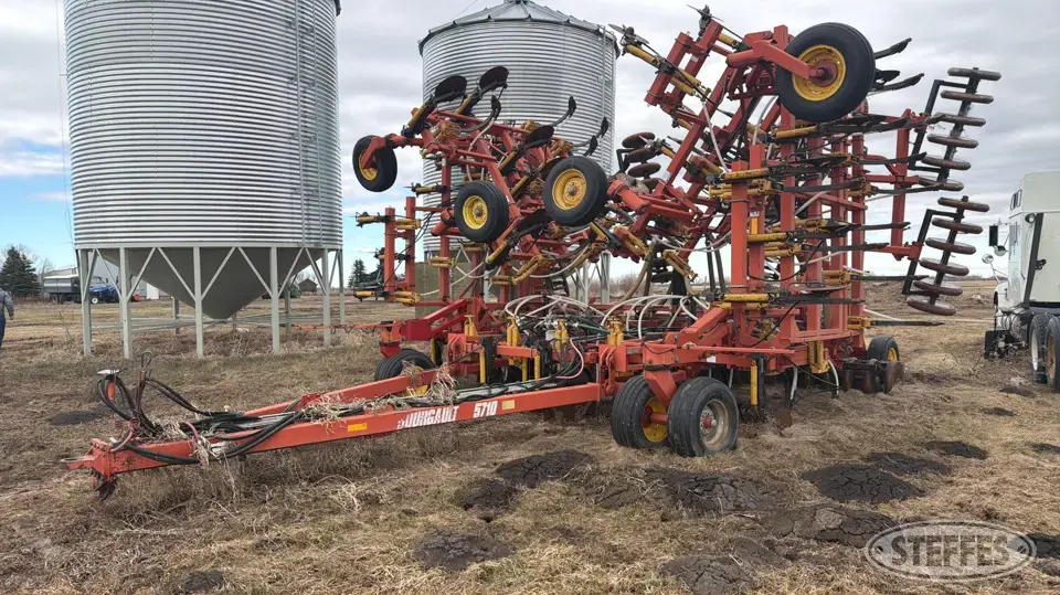 2008 Bourgault 5710 Air Drills and Air Seeder