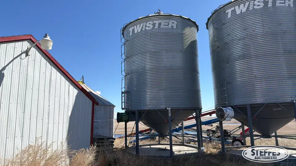 Twister hopper bin
