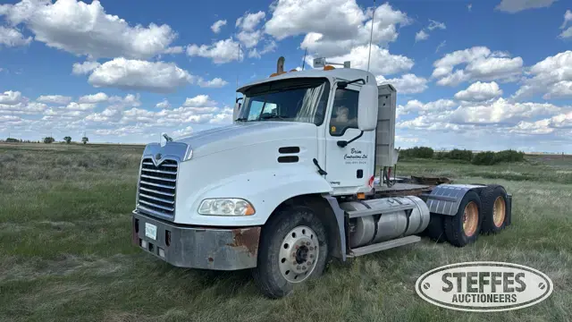 2004 Mack Vision