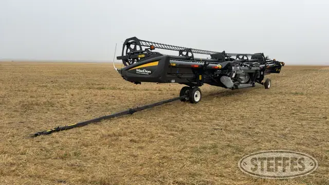 2017 MacDon FD75-D