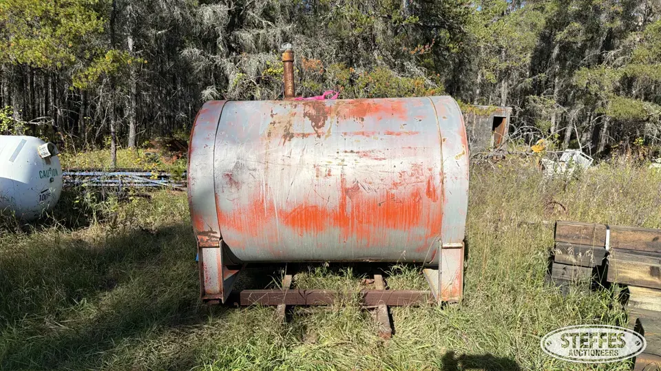 600 gal. fuel tank
