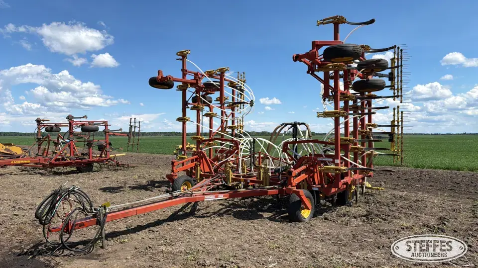 1995 Bourgault 8800-36 Air Drills and Air Seeder