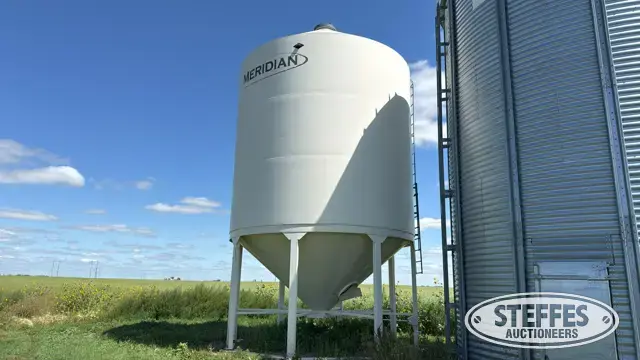 Meridian M1615 hopper bottom bin