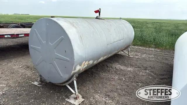 Westeel 2,000 gal. fuel tank