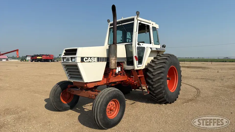 1982 Case 2290 2WD Tractor
