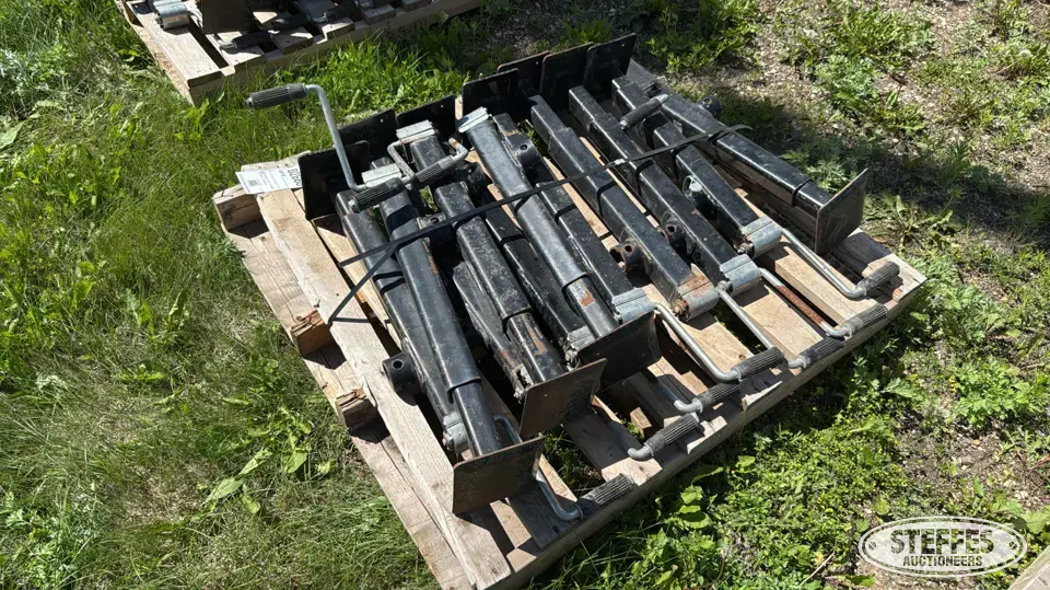 (11) Trailer jacks Truck-Trailer Part