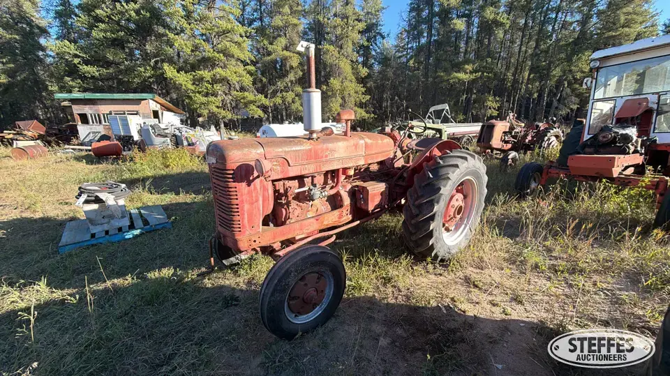 1954 International Harvester W6 Collectible Tractor