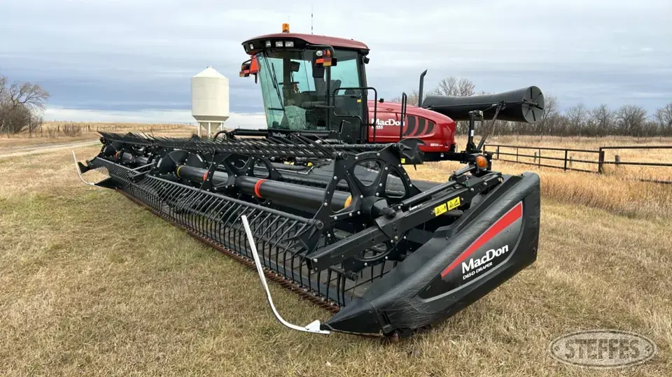 2013 MacDon M155 Self-Propelled Swather