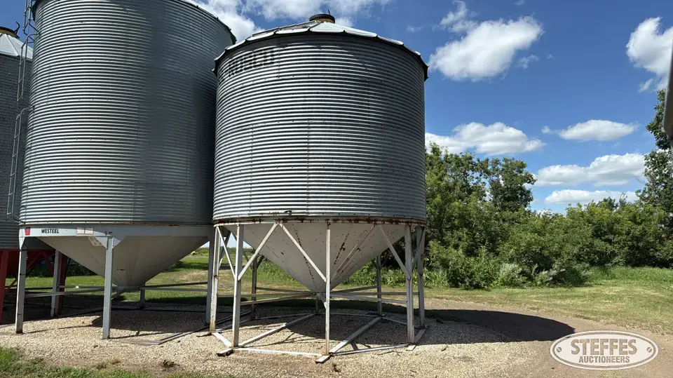 Westeel-Rosco hopper bin