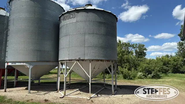 Westeel-Rosco hopper bin