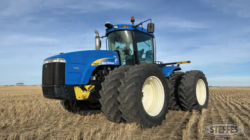 2009 New Holland T9020 4WD Tractor