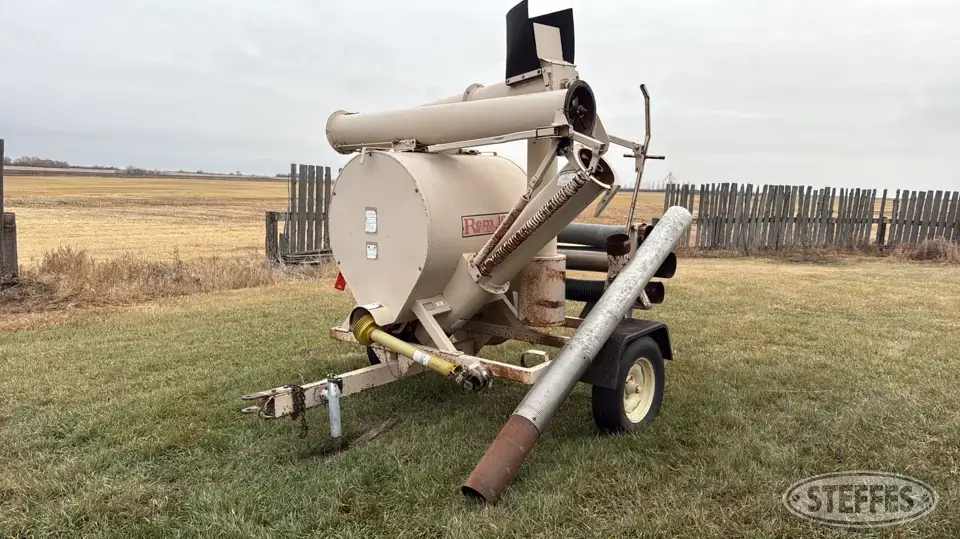 1995 REM 1026 Pneumatic Grain Equipment