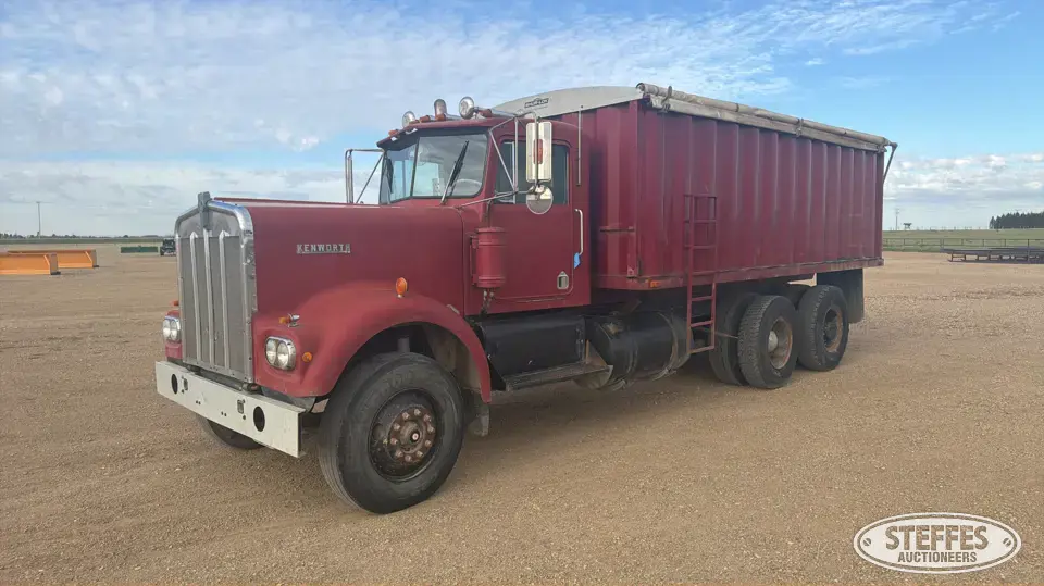 1973 Kenworth W900 Grain Truck