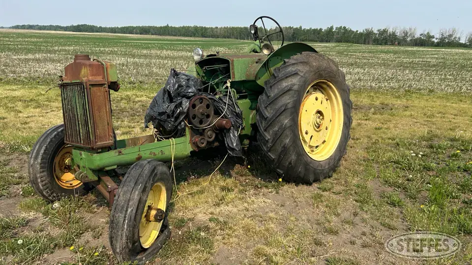 1952 John Deere R Collectible Tractor