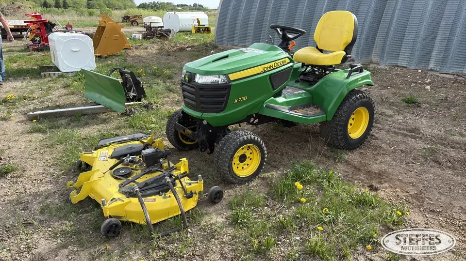 2017 John Deere X738 Lawn Tractor
