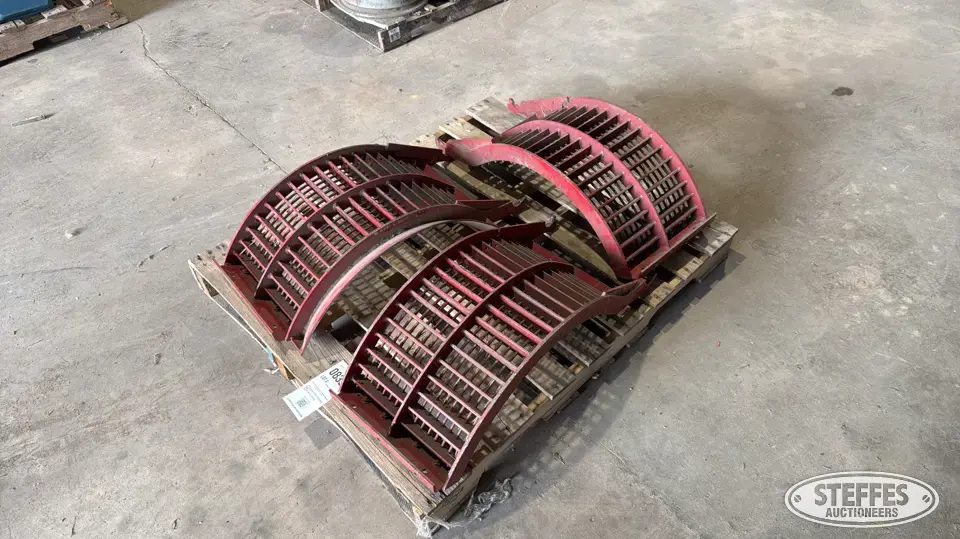 (3) International 1460 large wire concaves Ag Equipment Part