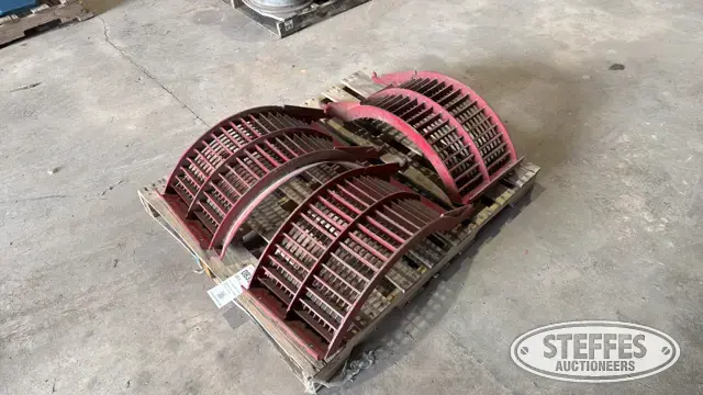 (3) International 1460 large wire concaves