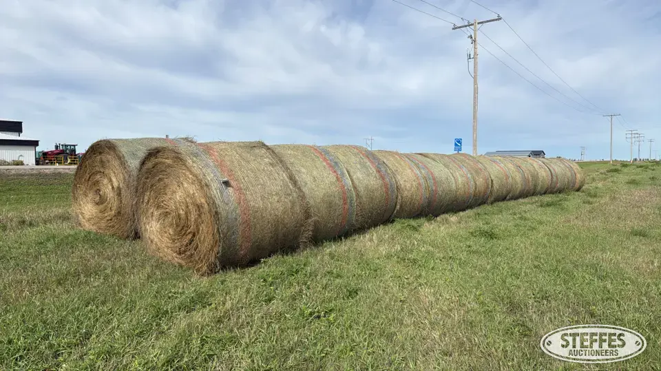 Approx. (28) 5’x6’ round bales Forage