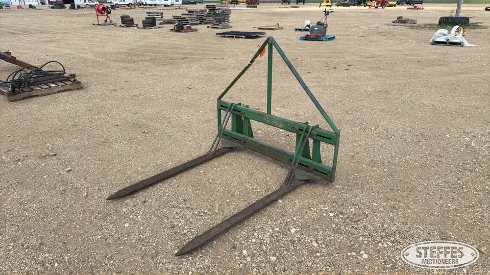 John Deere bale forks Tractor Loaders and Attachment