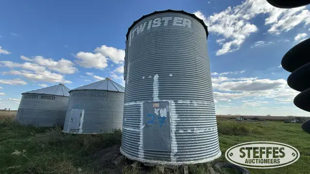 Twister grain bin