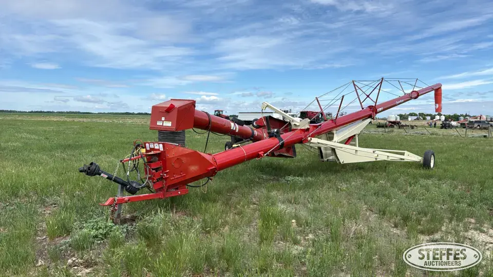 Farm King 1370 Swing Hopper Auger