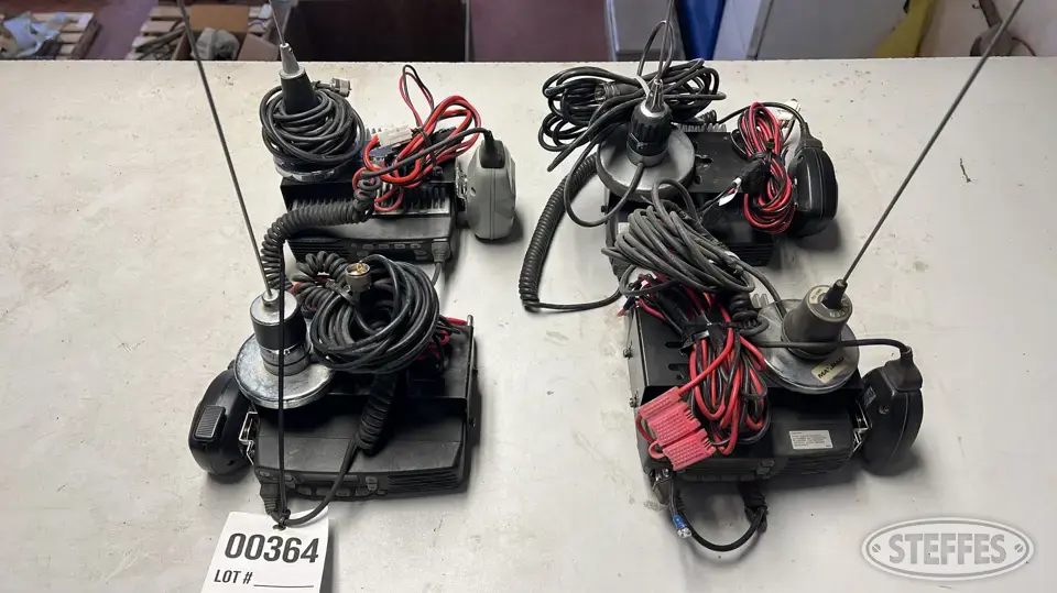 Kenwood Business Band Radio
