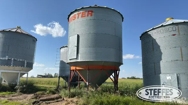 Twister hopper bottom bin