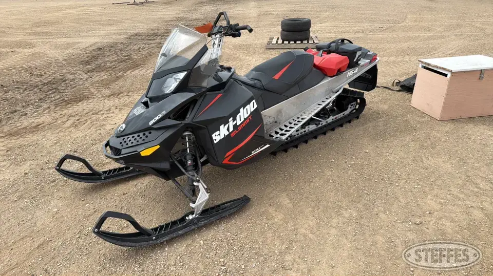 2015 Ski-doo Summit 800R Snowmobile