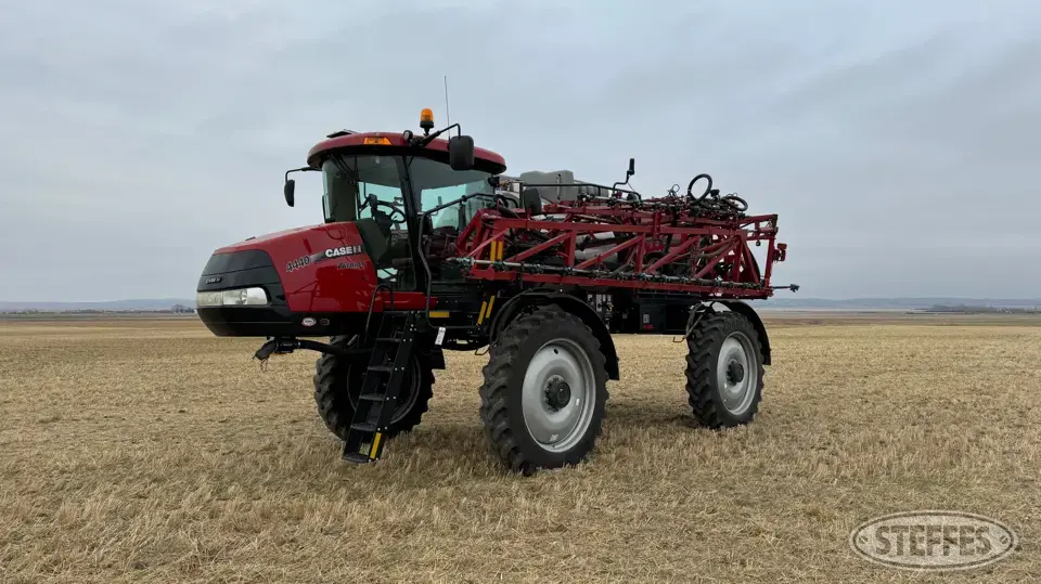 2016 Case IH Patriot 4440 Self-Propelled Sprayer