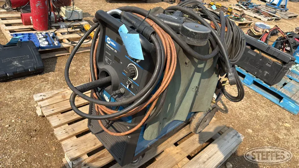 Miller Millermatic 251 Welding