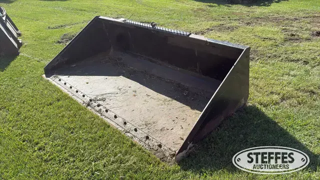 Quality Welding skid steer bucket